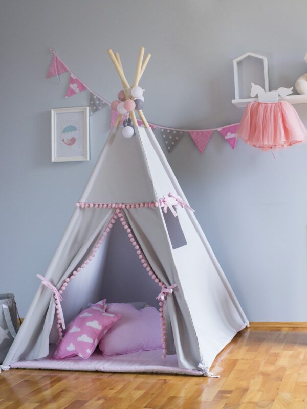 Grey and Pink šator with Pom Poms